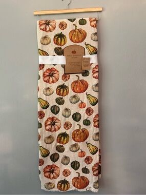 Well Dressed Home Autumn Pumpkin Throw Blanket - Orange & Green